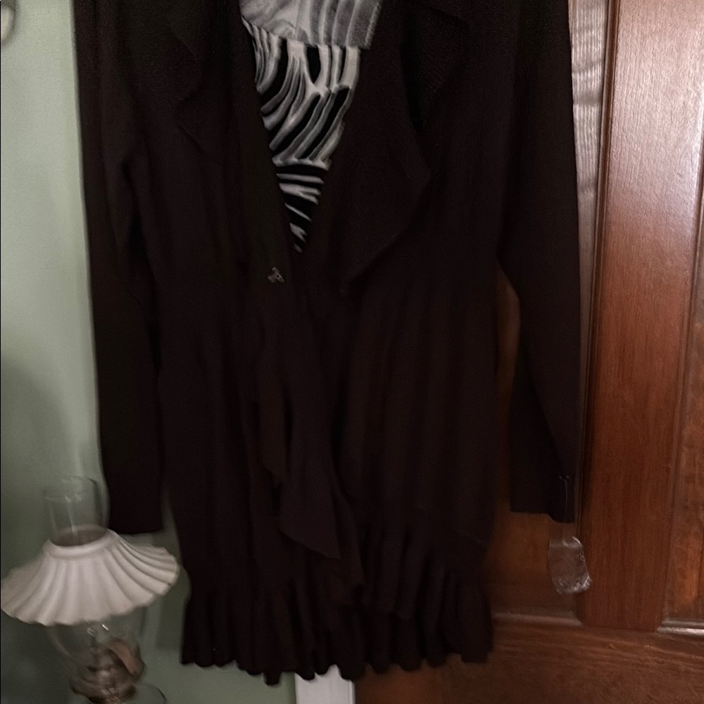 Chic elegant Brown ruffled longish style sweater size xl